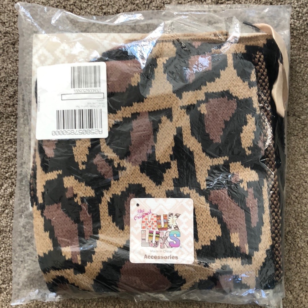 Muk Luks hooded scarf new in package
